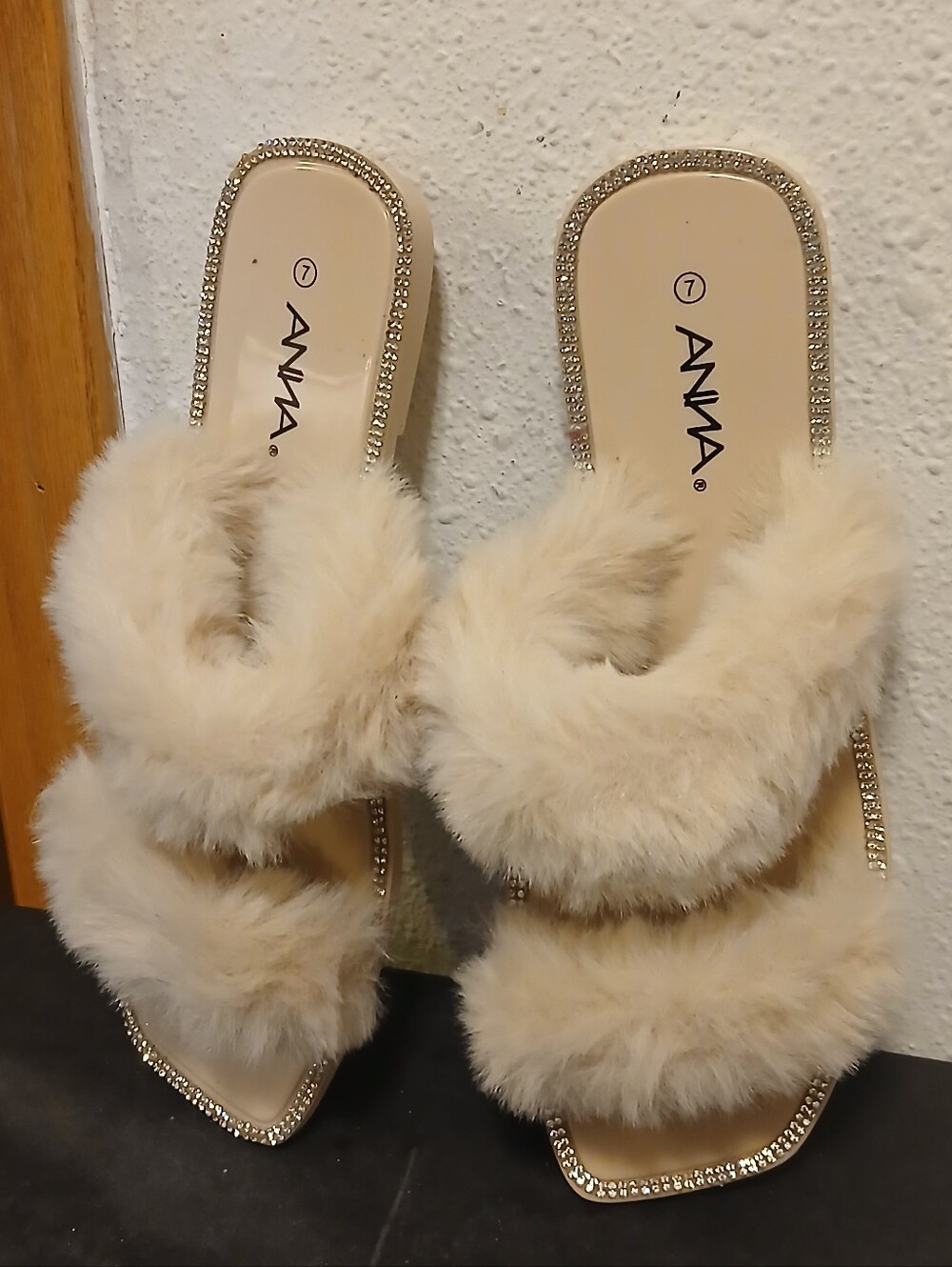 ANNA Nude Jelly Faux Fur Rhinestone Slide Sandals Women’s Size 7 - Picture 7 of 7